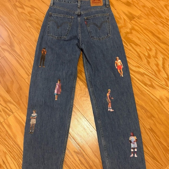 Levi’s x Stranger Things Dad Jeans 24 Joe Stoned Blue Medium Wash 100% Cotton - Picture 4 of 13